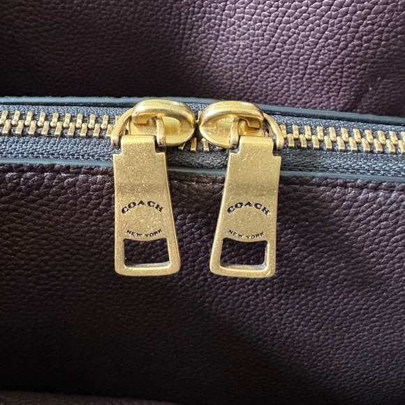 COACH Lora Carryall 30 Pebbled Black Leather Bag with Turlock, like new - Picture 6 of 11